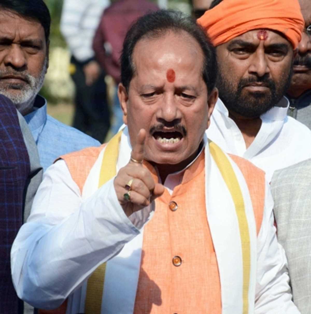 बिहार का अपना राजस्व स्रोत कमजोर होने से विकास पर पड़ रहा असर : विजय सिन्हा बिहार का अपना राजस्व स्रोत कमजोर होने से विकास पर पड़ रहा असर : विजय सिन्हा